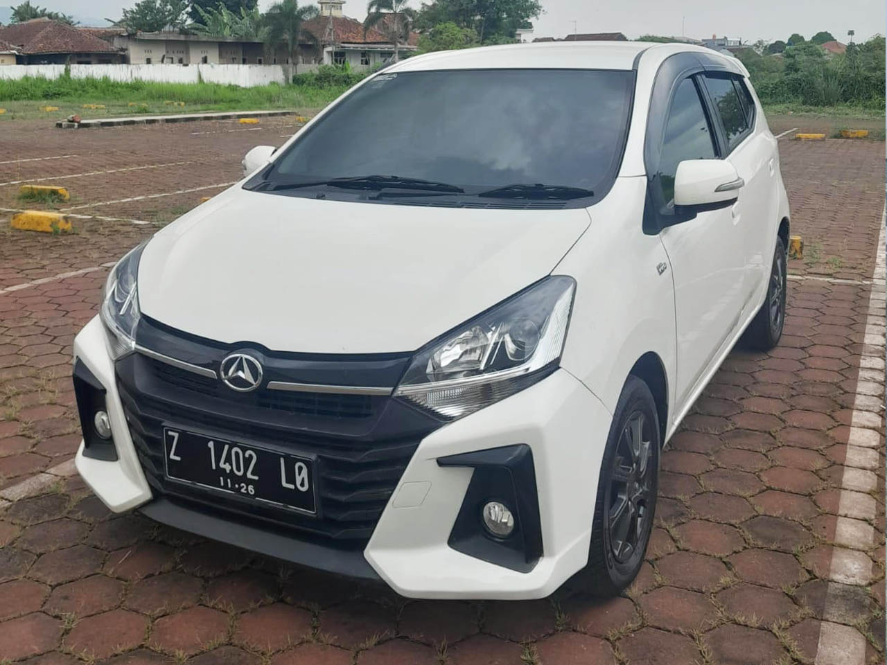 Ayla Tipe X AT Bandung